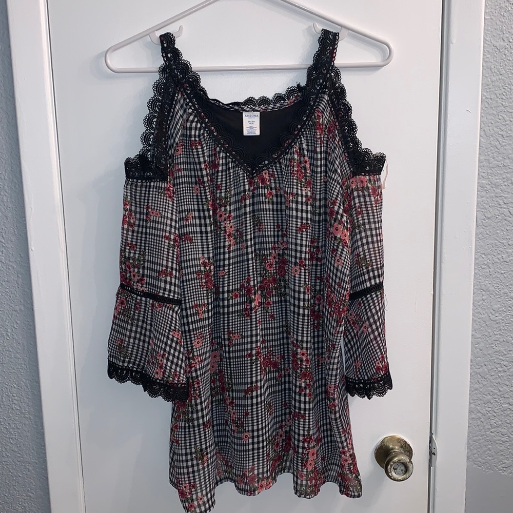 Arizona Jean Co - Cold Shoulder Blouse